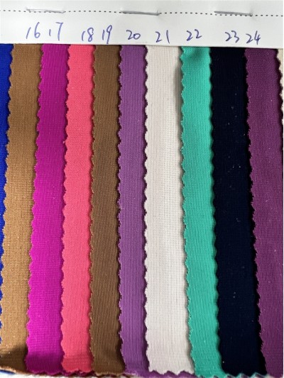 DG-BT  再生滌綸啞光萊卡  成分：：82%再生滌  18%氨綸  克重：180g/㎡ 幅寬：150CM 側面照